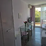 Admiral Plaza Premium Apartament *