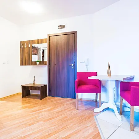 Premium In Admiral Plaza