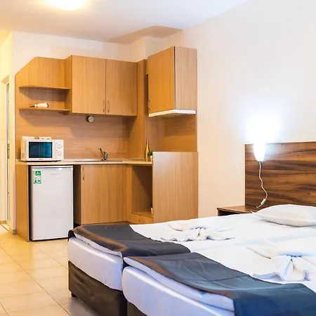 Admiral Plaza Premium Apartman Napospart