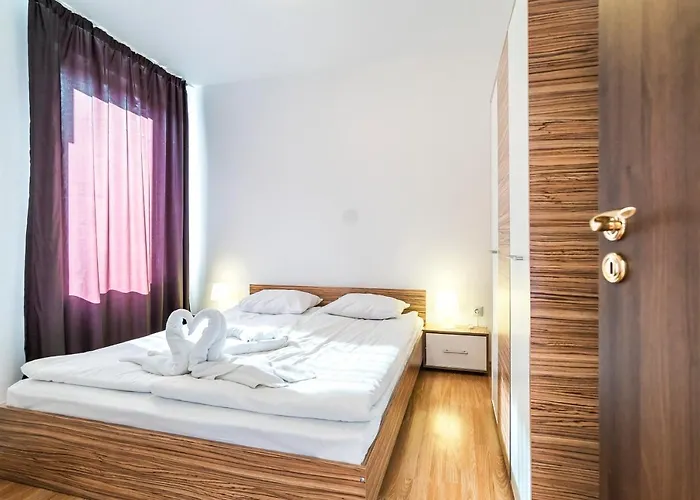 Admiral Plaza Premium Lägenhet *